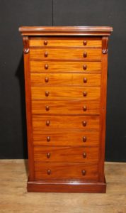 Antique Victorian Mobili campagna Wellington petto Mahogany