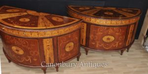 Pair Regency Inlaid Commodes Demi Lune Armadi in legno di intarsio