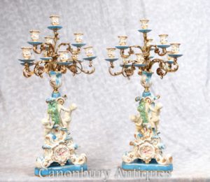 Accoppia candele candelabri in porcellana Cherubino francese di Sèvres