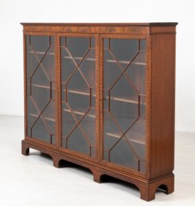 Mobile laterale in mogano georgiano con libreria in mogano