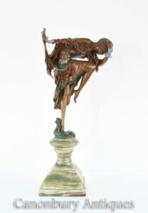 Statua incantatrice di serpenti in bronzo Art Déco di Colinet