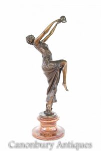Statuetta Dancer Mask Art Déco di Descomps Muse Chorus