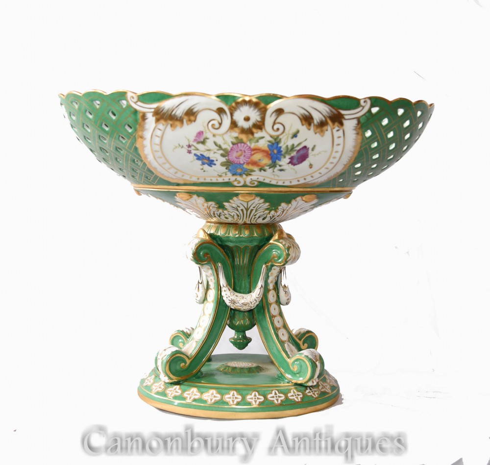 Piatto in porcellana di Sevres - Urna francese su supporto